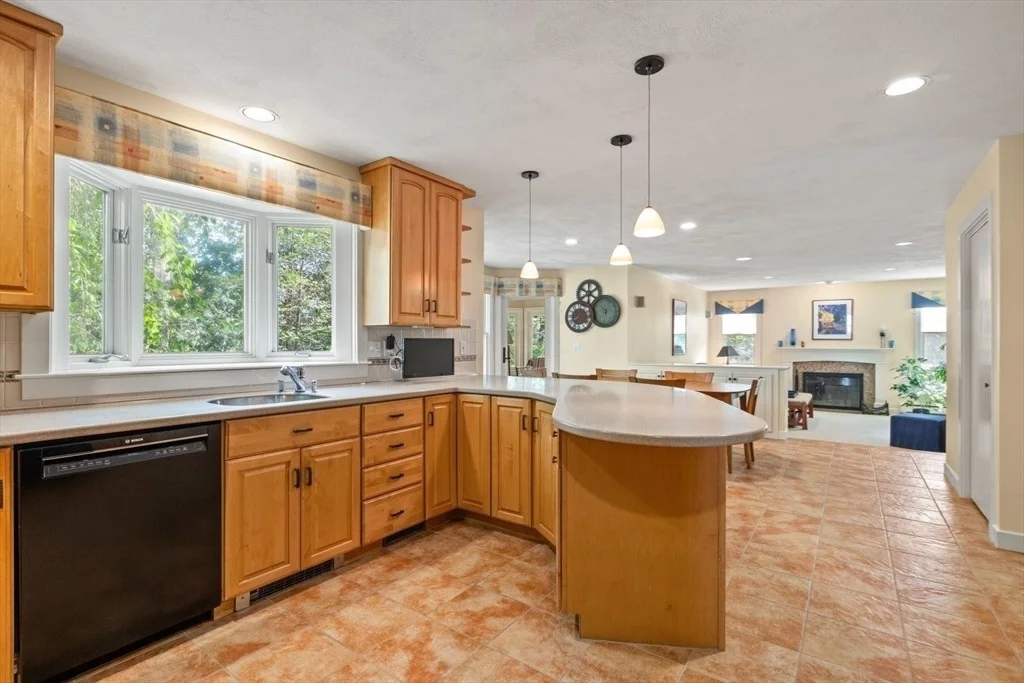 Photo of 77 Hillcrest Rd