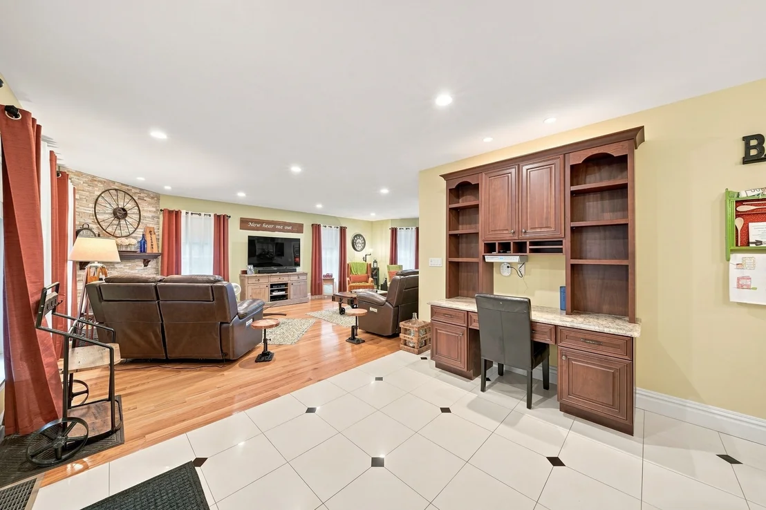 Photo of 5 Dell Ave