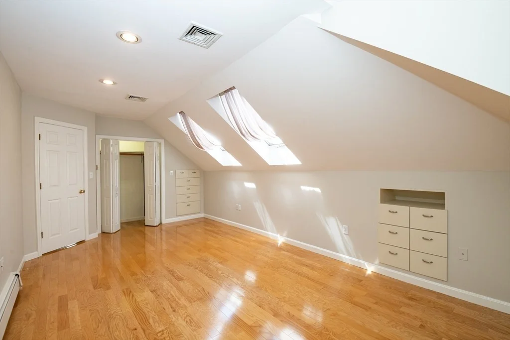 Photo of Unit 3 at 6-8 Devon Avenue