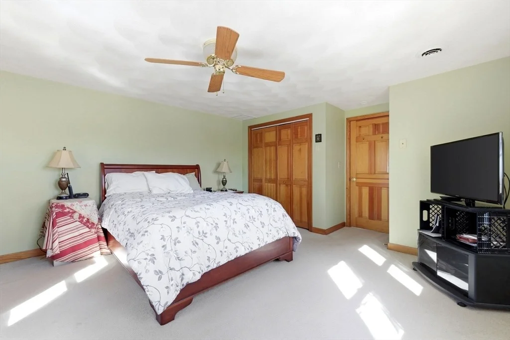 Photo of 43 Woodside Ln