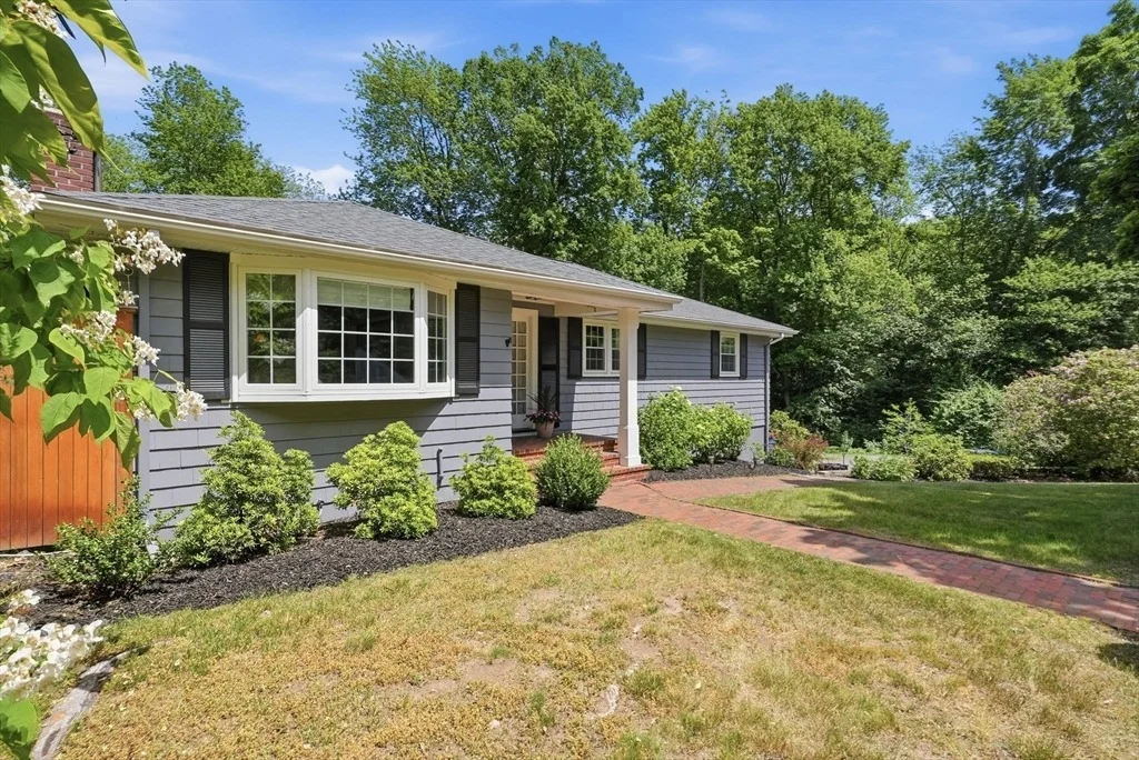 Photo of 5 Stanford Dr