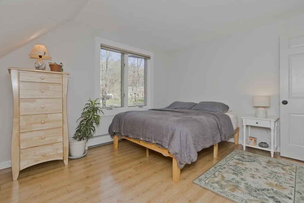 Photo of 80 Amherst Rd