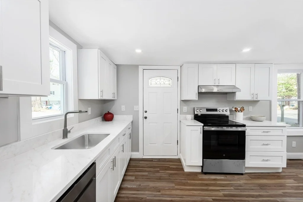 Photo of 43 Riverside Dr