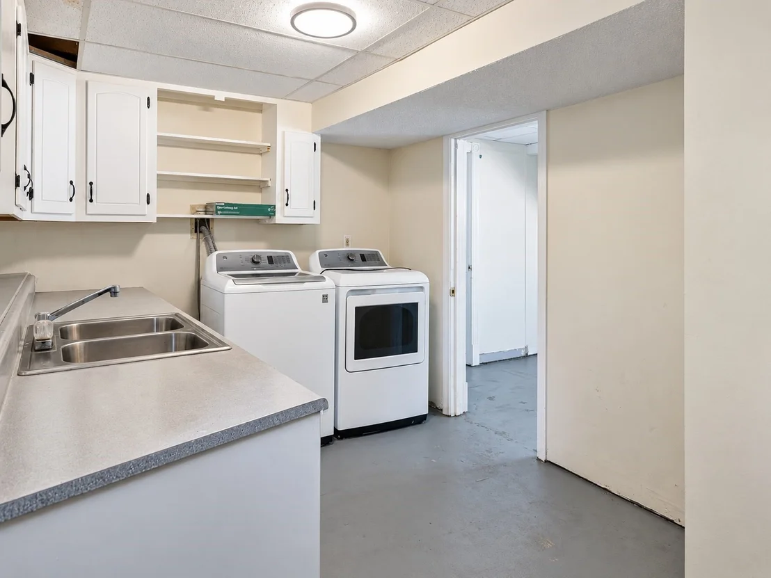 Photo of 5 Glenwood Cir