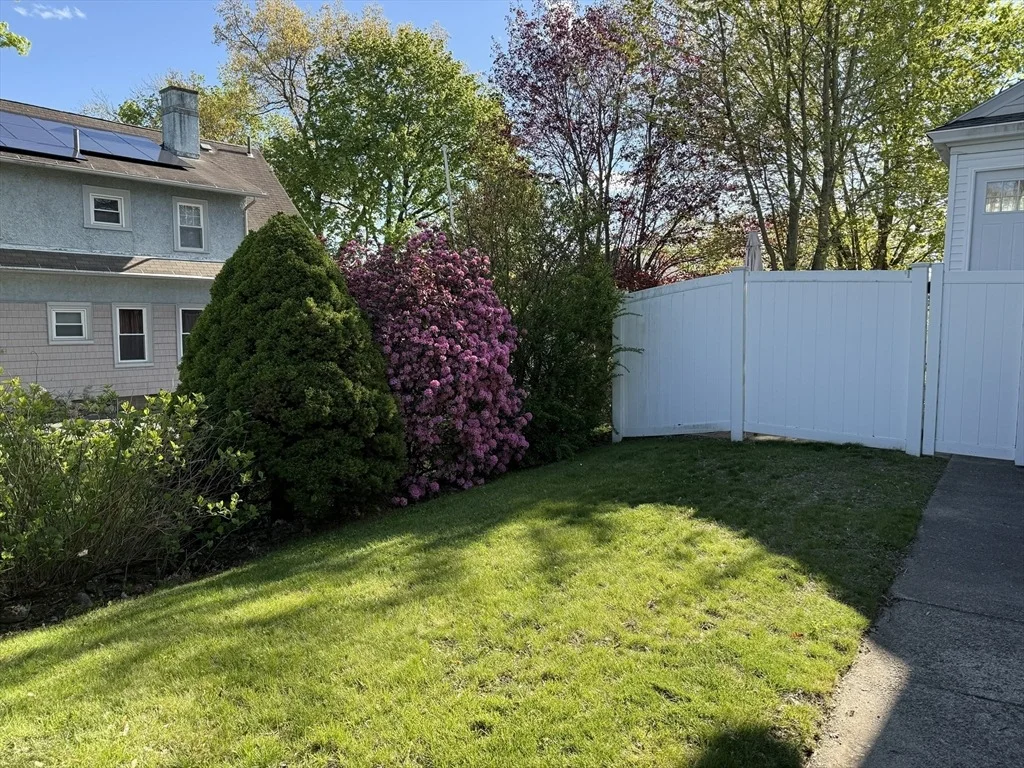 Photo of 12 Lamar Ave