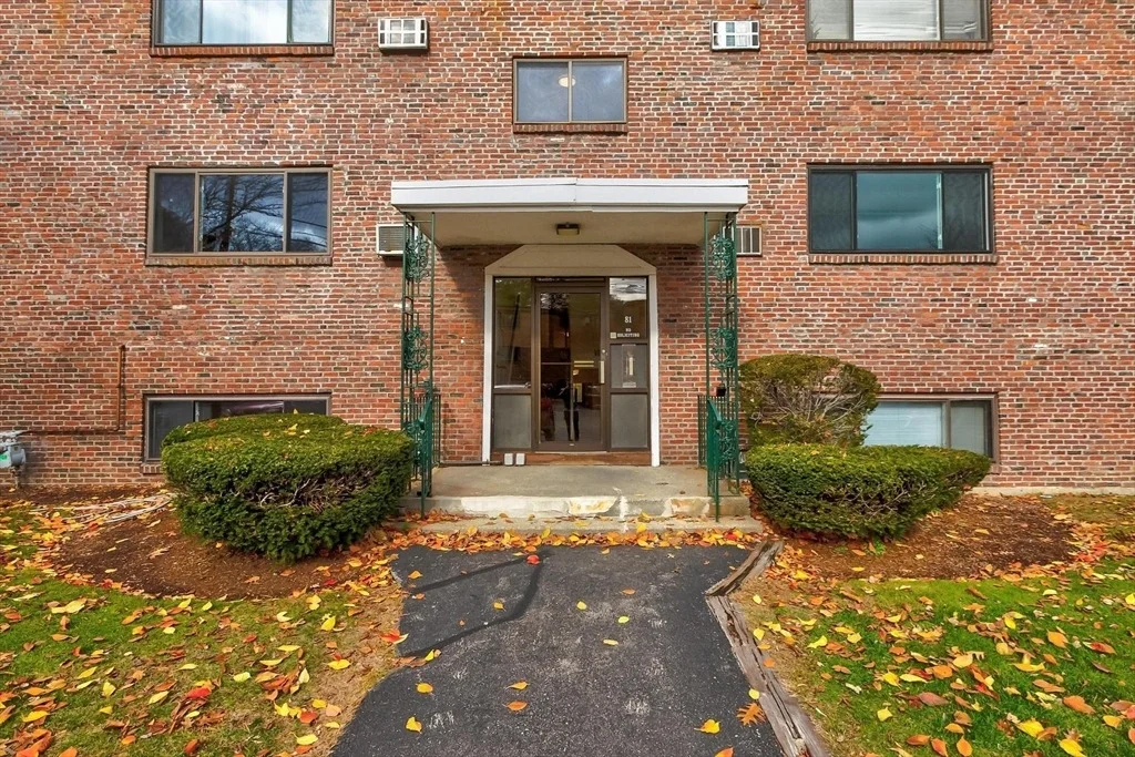 Photo of Unit B at 81 Nicholas Rd