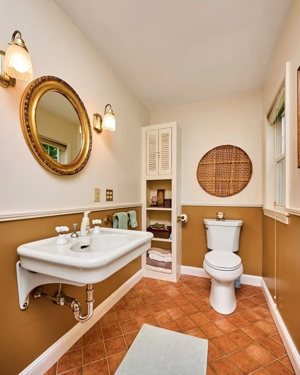 Photo of 120 Hockanum Rd