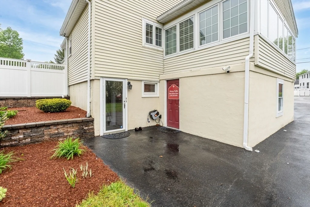 Photo of 2 Winmere Ave