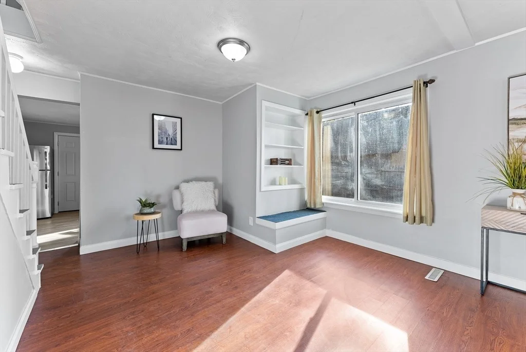 Photo of 195 Almira Rd