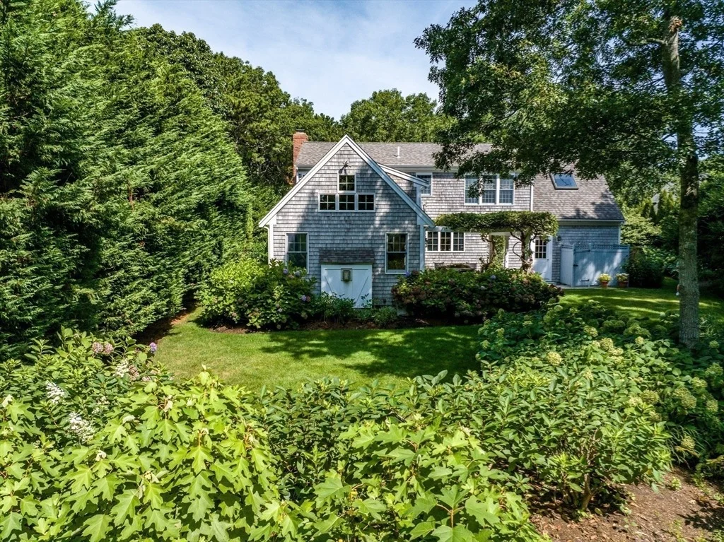 Photo of 8 Macandrew Dr