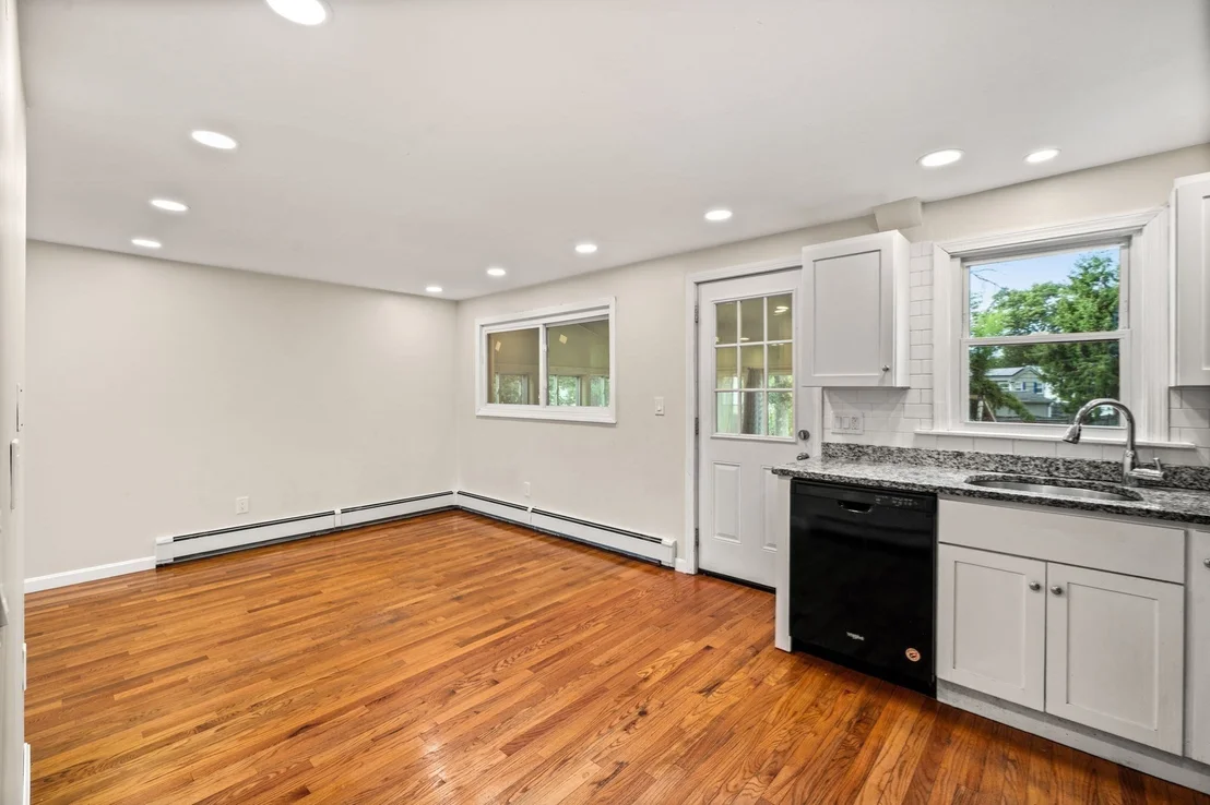 Photo of 4 Niles Rd