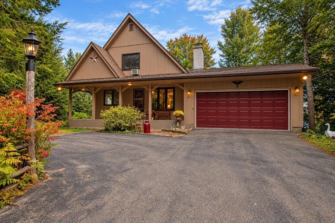 Photo of 64 Lakeshore Dr