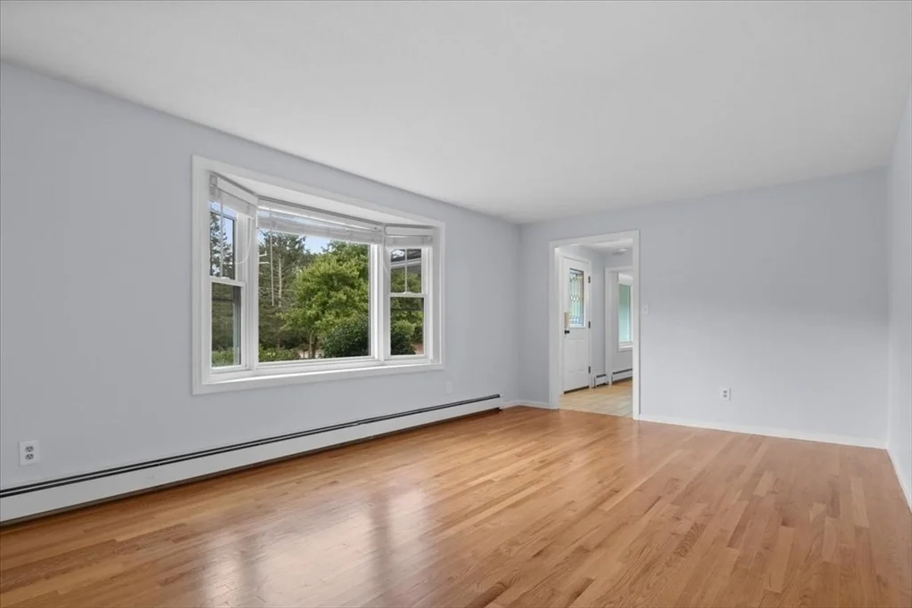 Photo of 33 Barnstable Rd