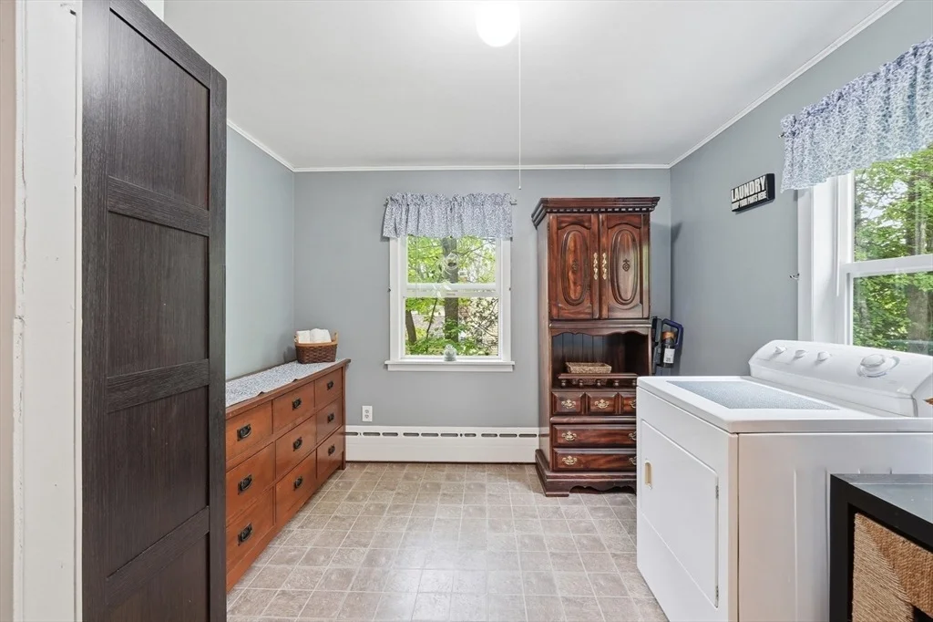 Photo of 39 N Common Rd