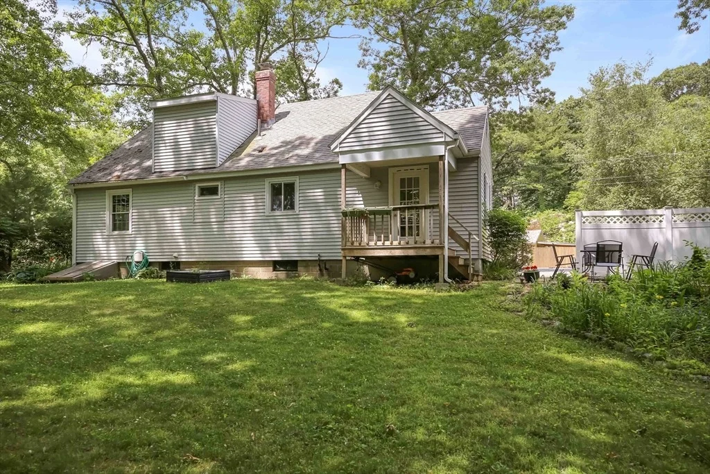 Photo of 4 Ledgewood Drive