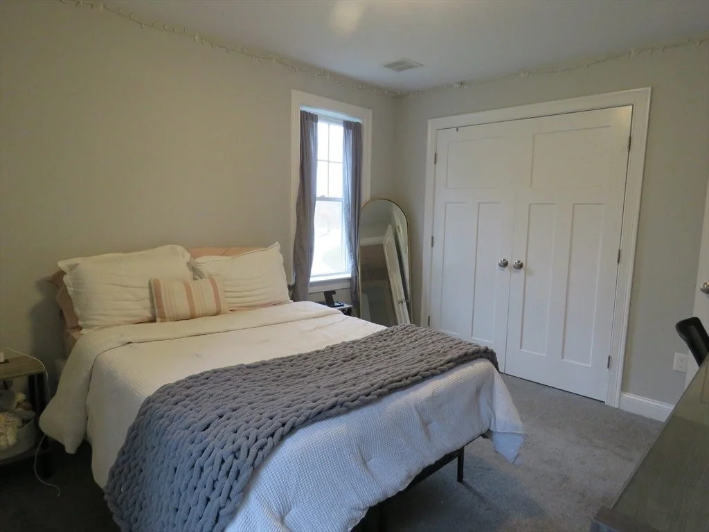 Photo of 33 Cobblestone Ln