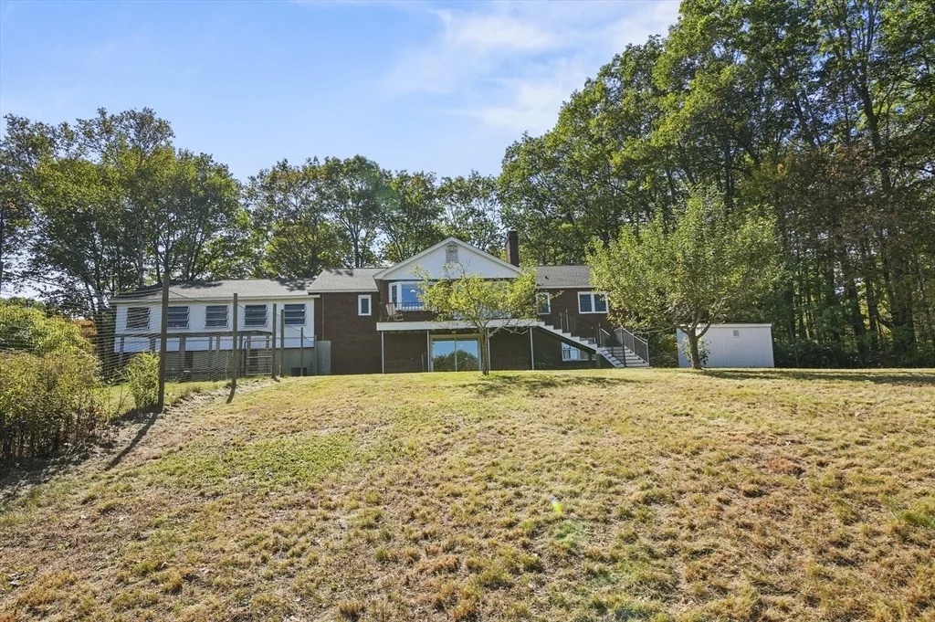 Photo of 330 Benjamin Street