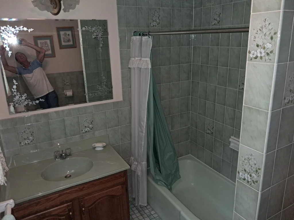 Photo of 5 College Pond Dr
