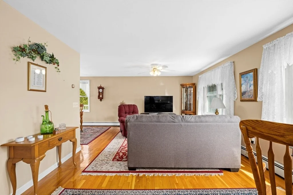 Photo of 8 Mayfair Circle