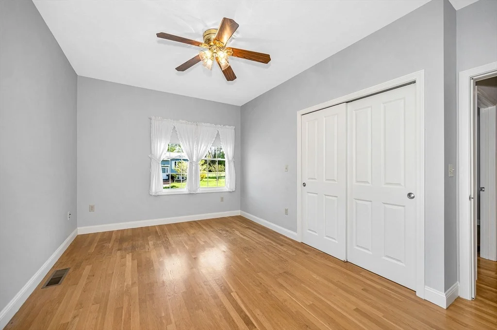 Photo of 12 Dawn Dr
