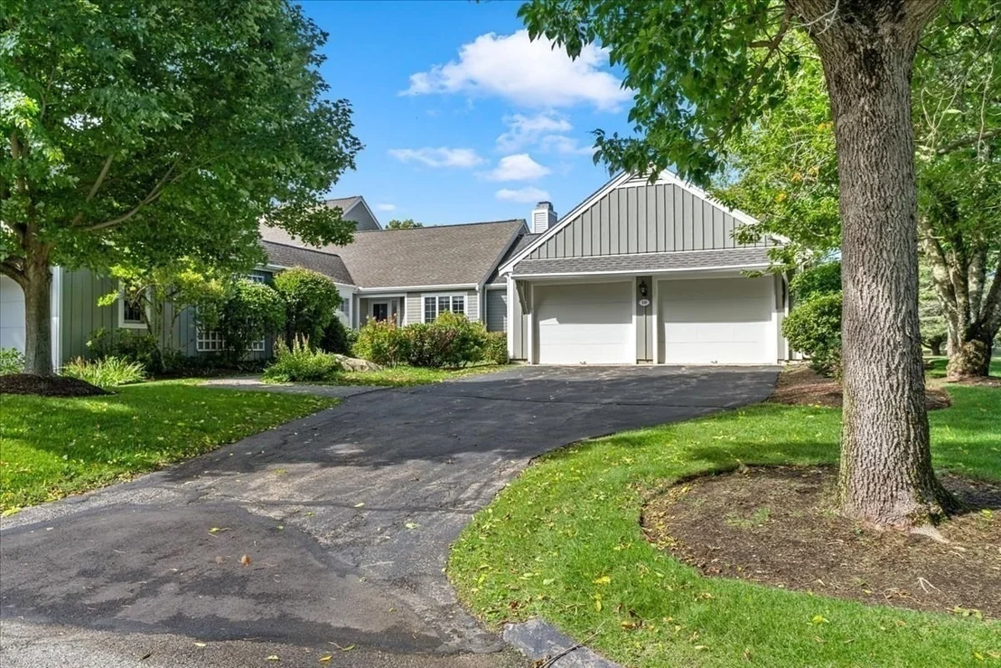 Photo of Unit 10 at 10 Floret Cir