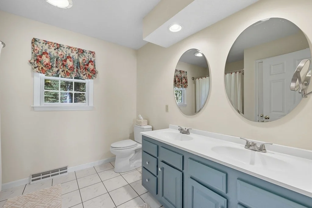 Photo of 20 Great Brook Dr
