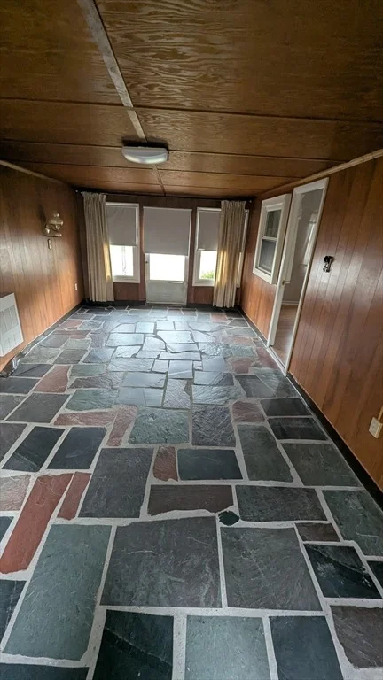 Photo of 82 Oakside Ave.