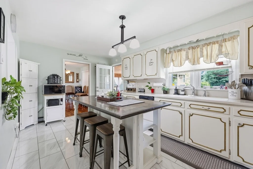 Photo of 976 Tinkham Rd