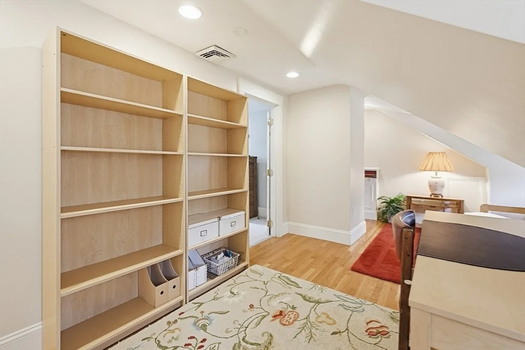 Photo of 310 Sumner St