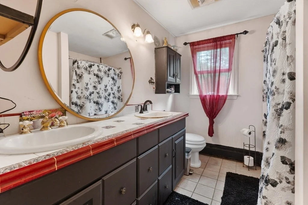 Photo of 1236 Woonsocket Hill Road