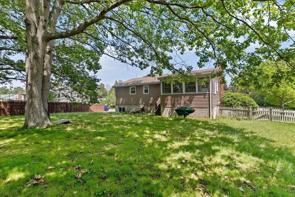 Photo of 16 Niles Rd