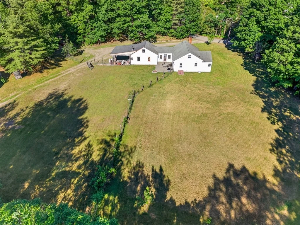 Photo of 4 Hamilton Hill Rd