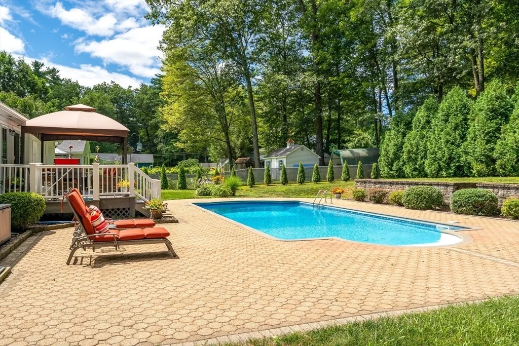 Photo of 6 Russell Ln
