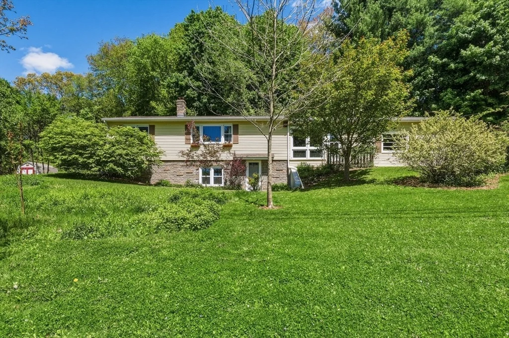 Photo of 16 Saybrook Cir