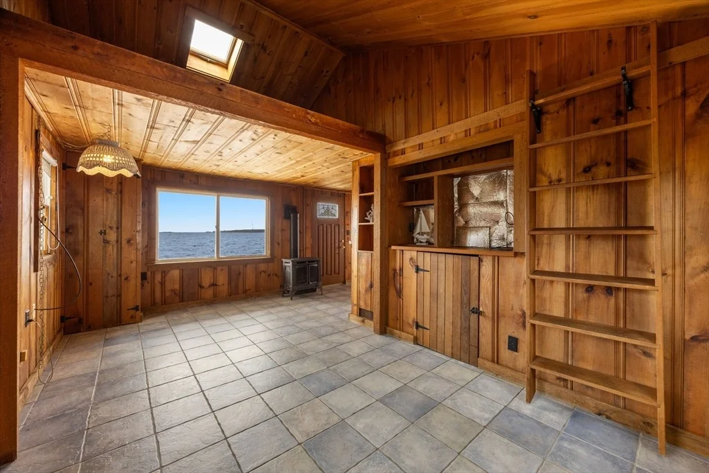 Photo of 41 Seconsett Island Rd