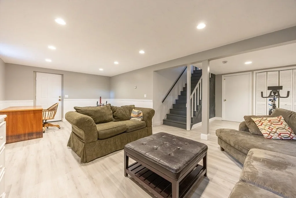 Photo of 11 Garry Dr