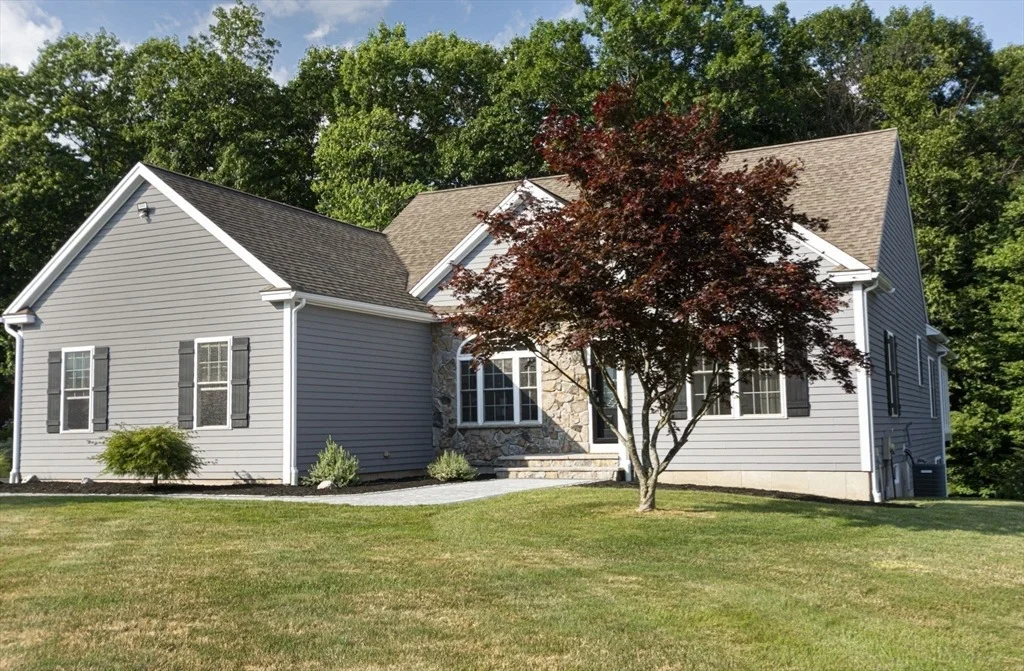 Photo of 258 Nicholas Dr