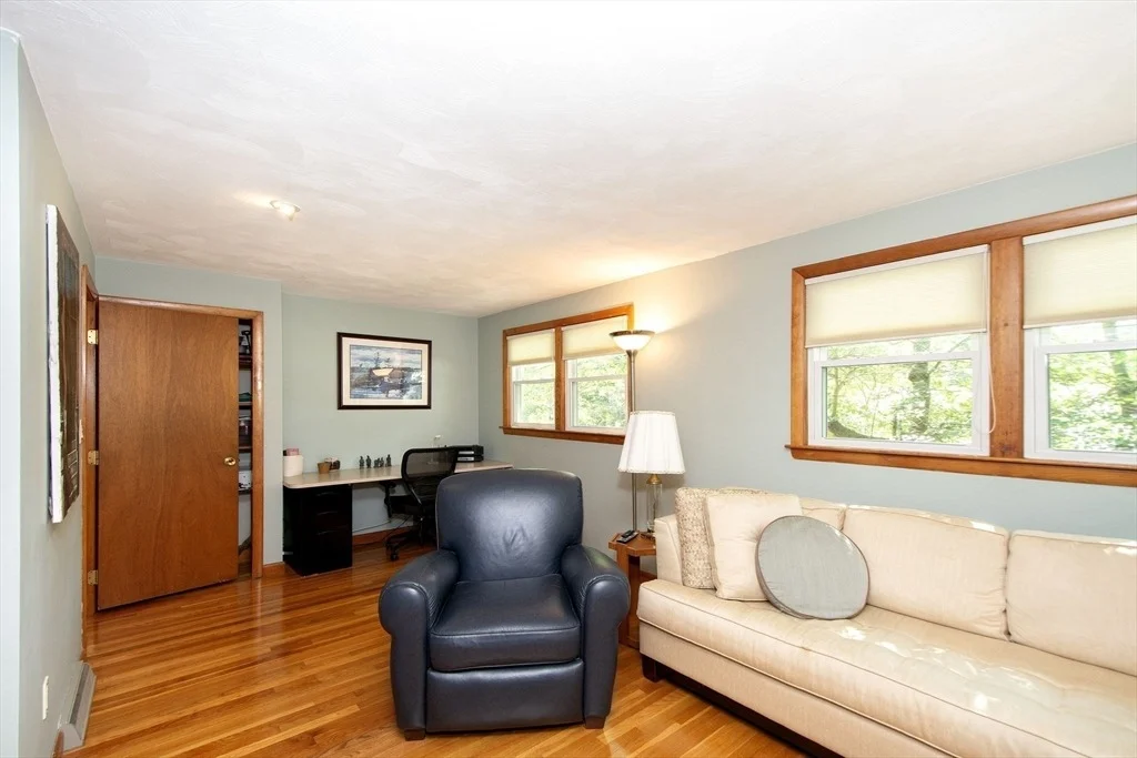 Photo of 18 Howland Cir