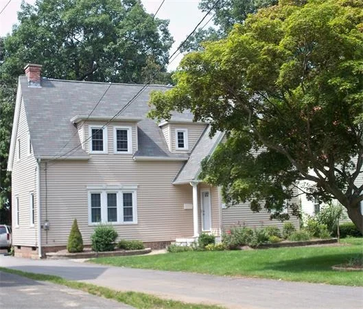 Photo of 130 Riverview