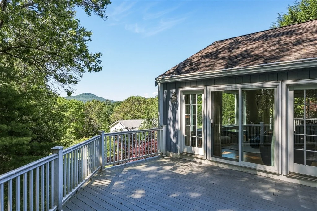 Photo of 10 Cortland Dr