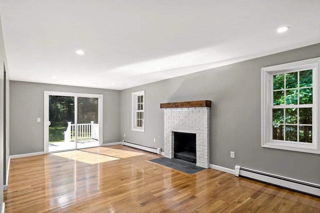 Photo of 25 Thomas Blanchard Dr