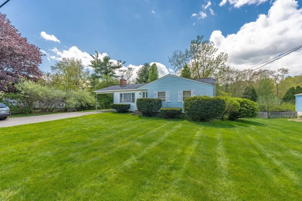 Photo of 183 Brookside Cir