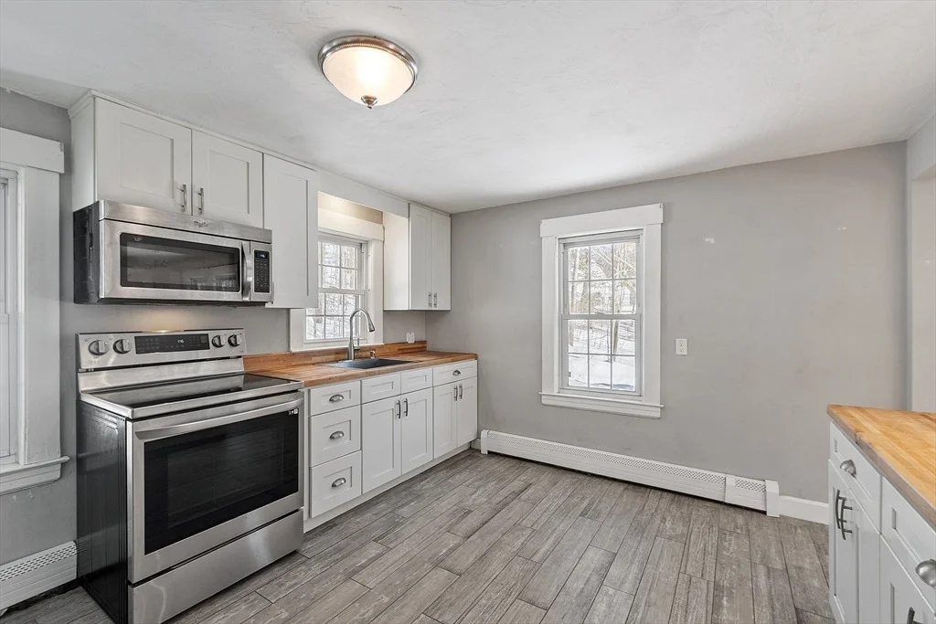Photo of 594 Betty Spring Rd