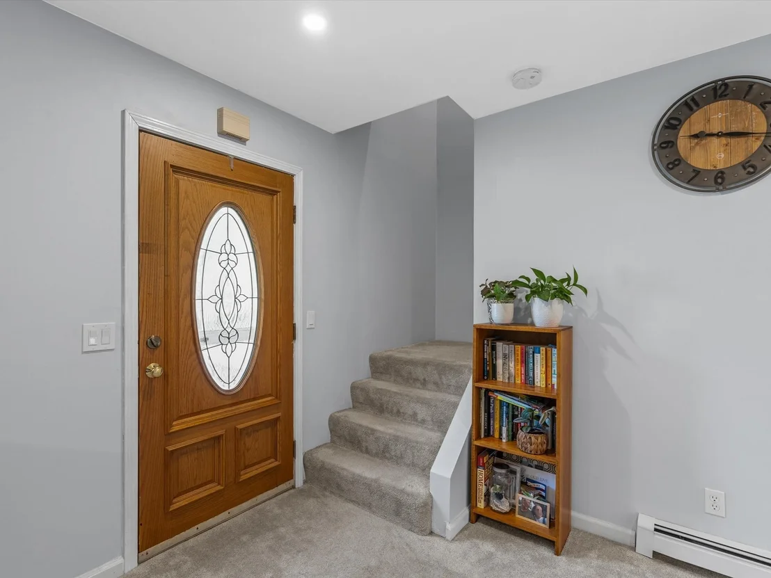 Photo of 6 Buttonwood Ln
