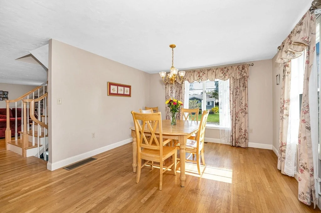 Photo of 12 Dawn Dr