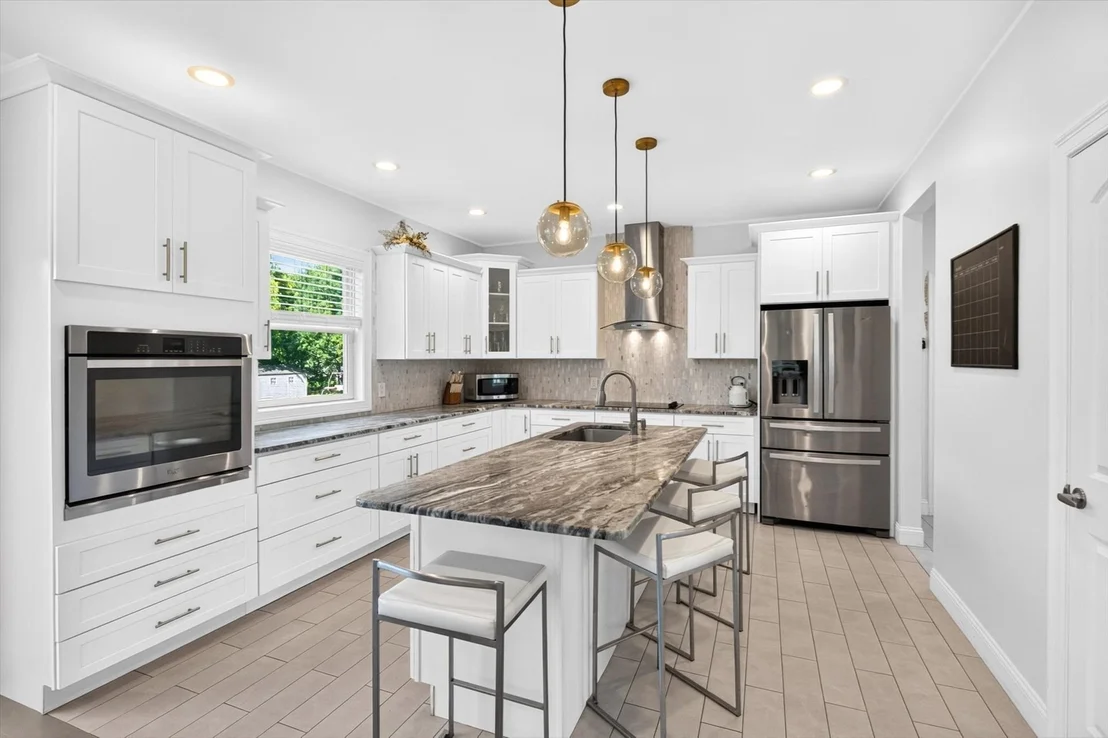 Photo of 537 Southwick Rd
