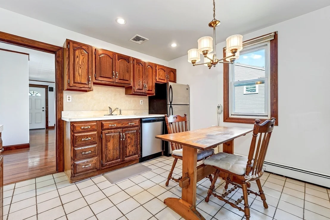 Photo of 83 Beacon Street