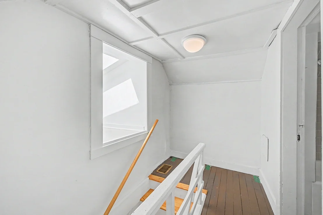 Photo of 293 Meadow Rd