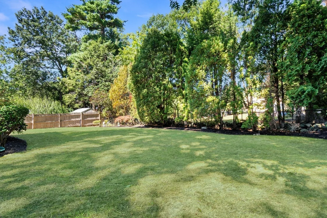 Photo of 39 Robin Rd
