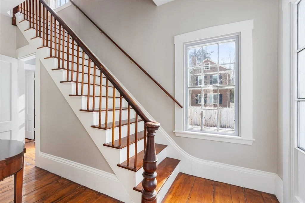 Photo of 18 Pleasant Street (South)